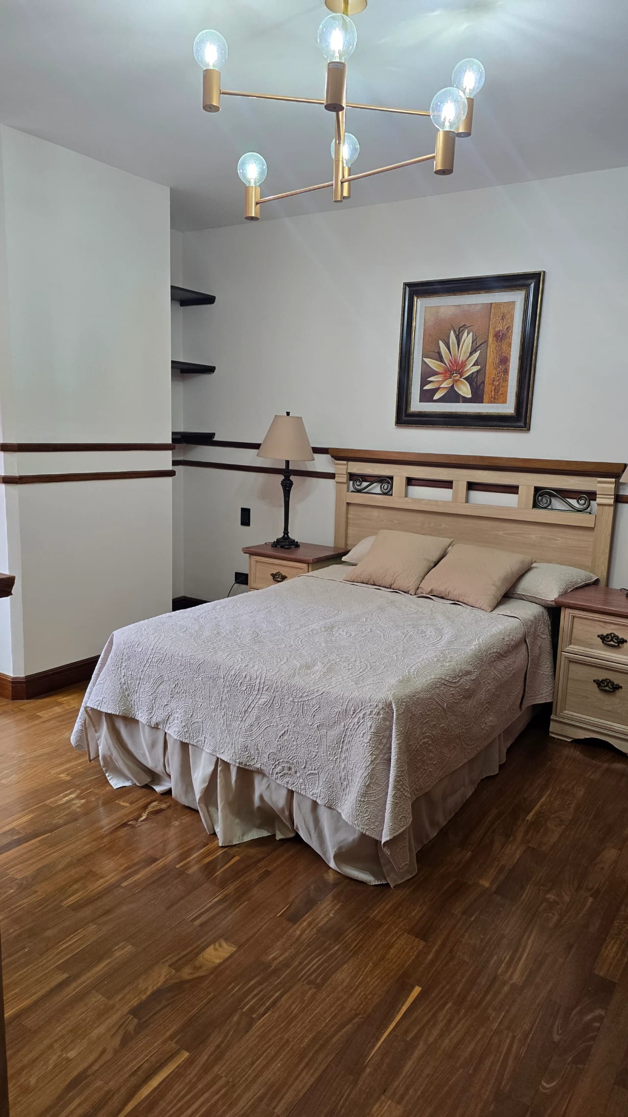 Alquiler de elegante apartamento amueblado en zo a 10, frente a La Est — Apartamento en Alquiler en San Ignacio, Zona 10, Guatemala, Ciudad — foto 6 de 10