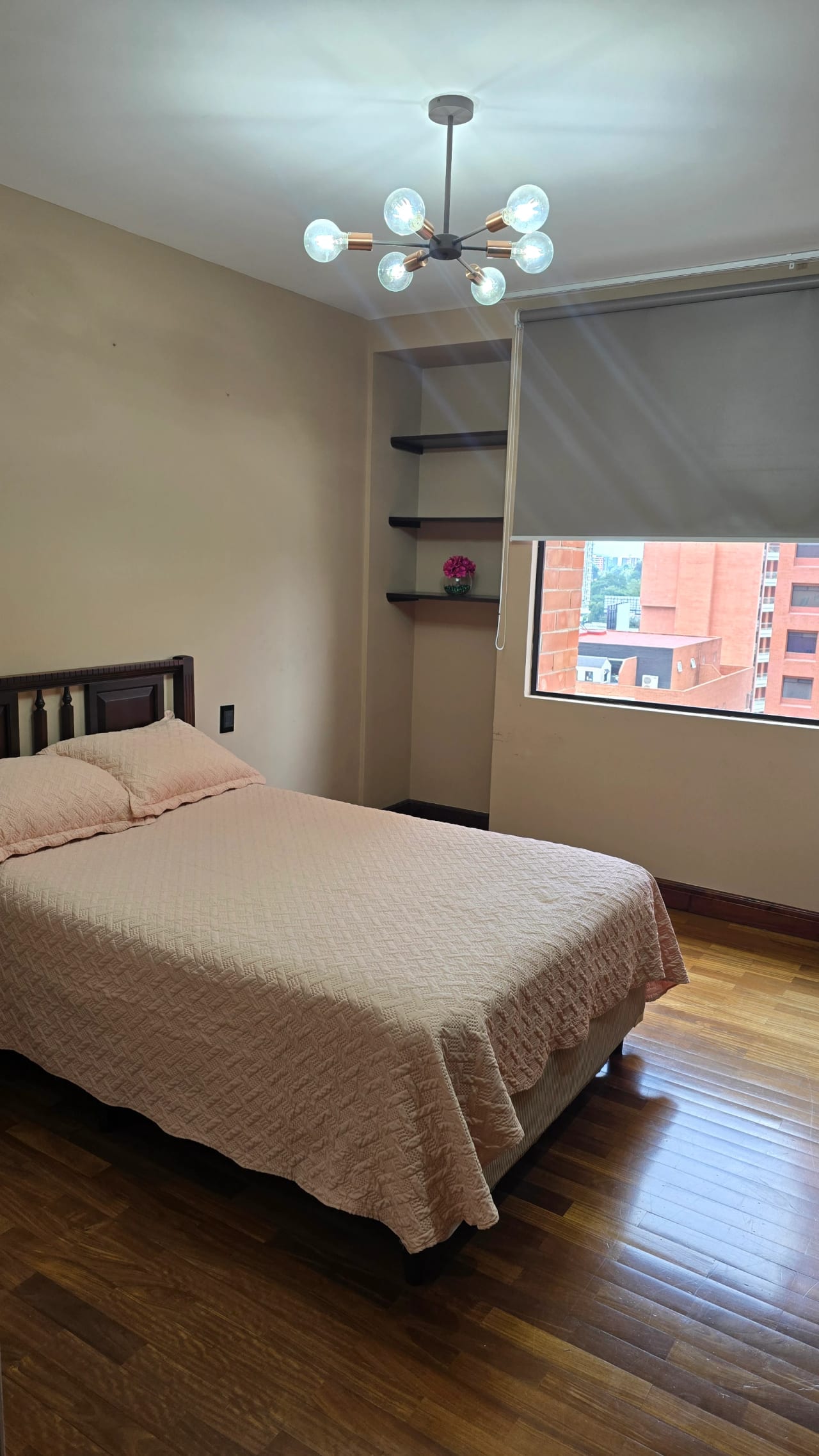 Alquiler de elegante apartamento amueblado en zo a 10, frente a La Est — Apartamento en Alquiler en San Ignacio, Zona 10, Guatemala, Ciudad — foto 7 de 10