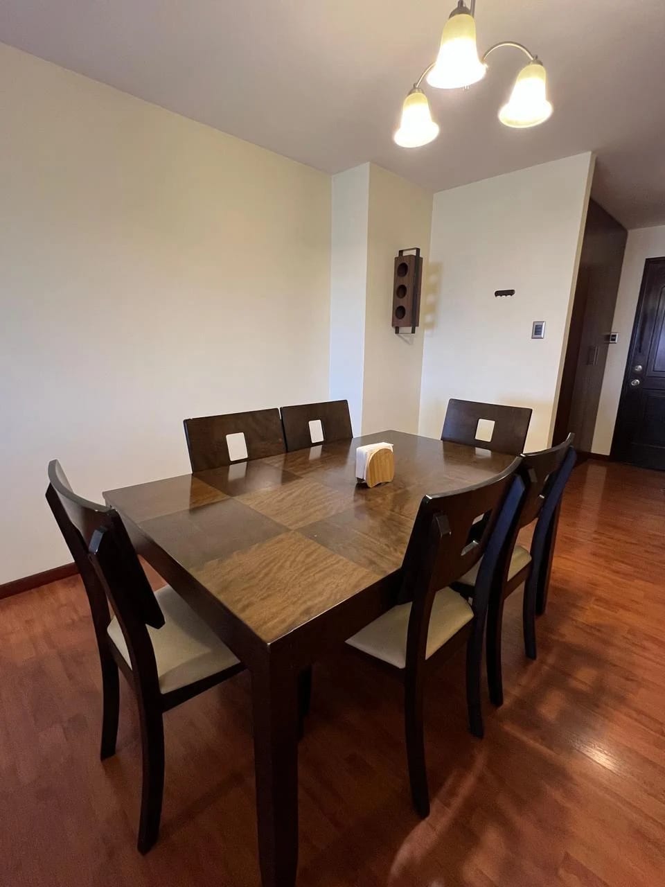 Alquiler de apartamento en nivel alto, con o sin muebles en zona 14 — Apartamento en Alquiler en Bellini, Zona 14, Guatemala, Ciudad — foto 2 de 11