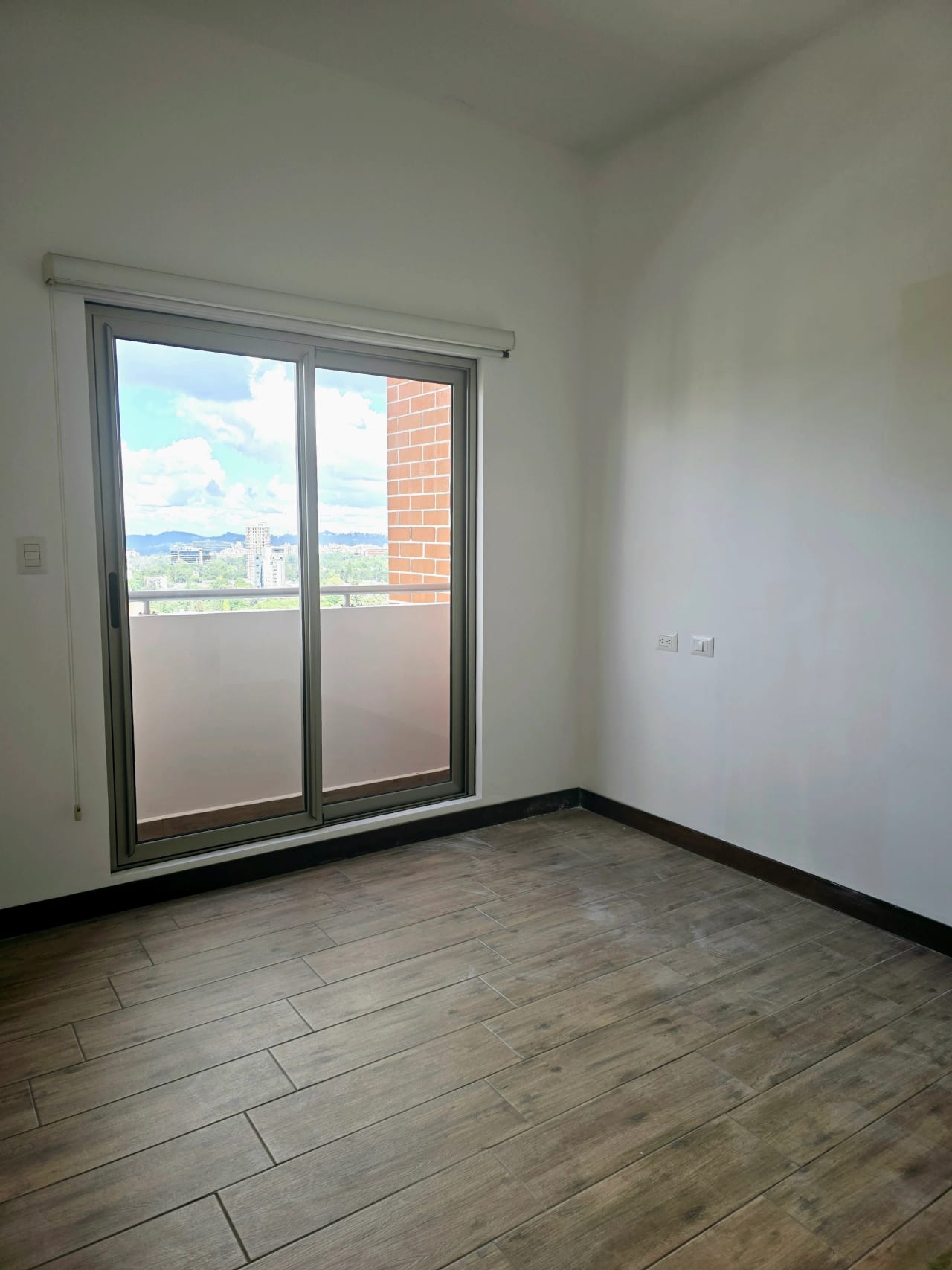 Cómodo apartamento en alquiler en zona 10, Dos dormitorios — Apartamento en Alquiler en Casalini Diagonal 6, Zona 10, Guatemala, Ciudad — foto 6 de 6