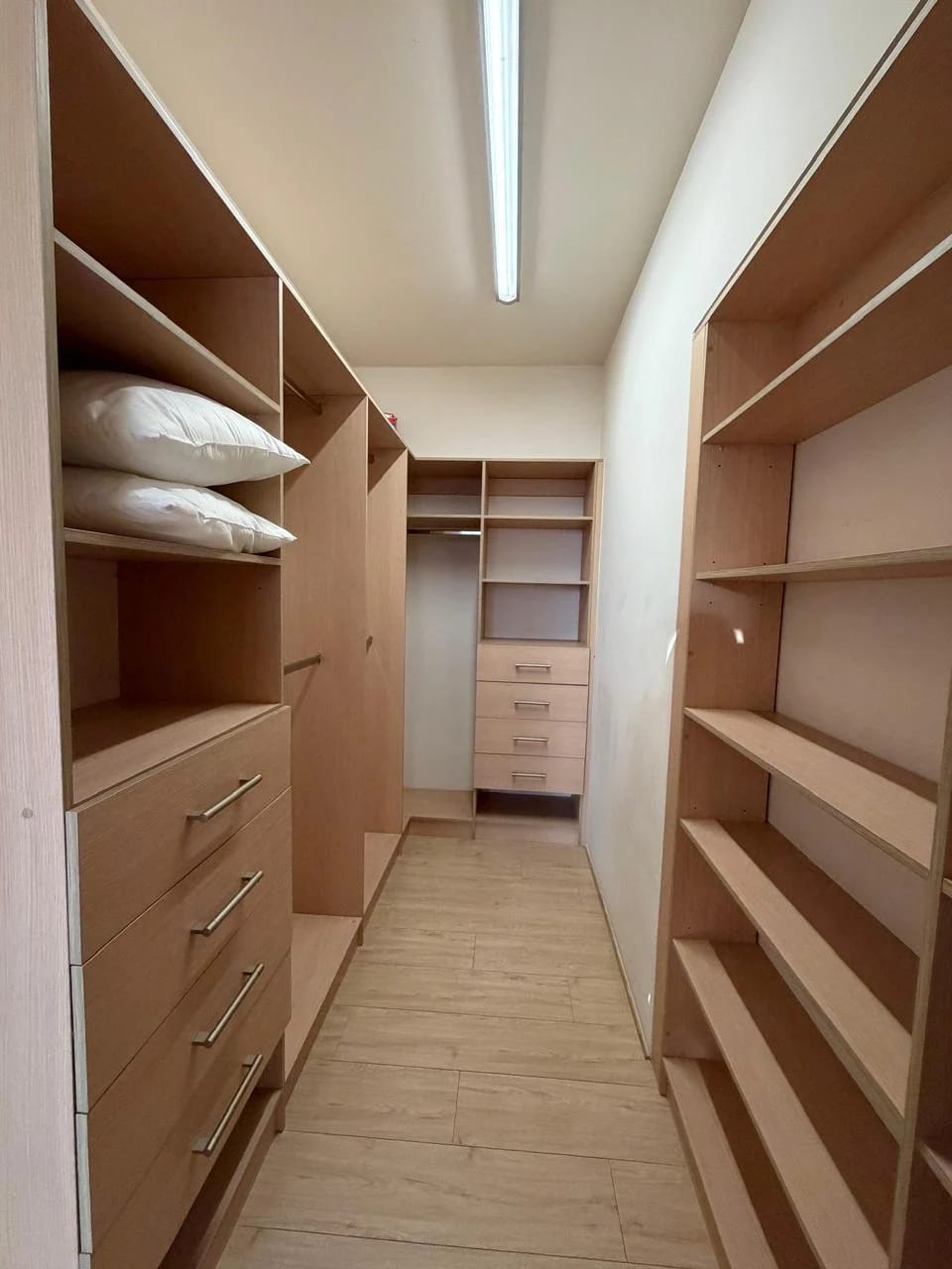 Precio apartamento amueblado en penthouse de zona 10, sector Zona Prad — Apartamento en Alquiler en Veinti4, Zona 10, Guatemala, Ciudad — foto 6 de 8