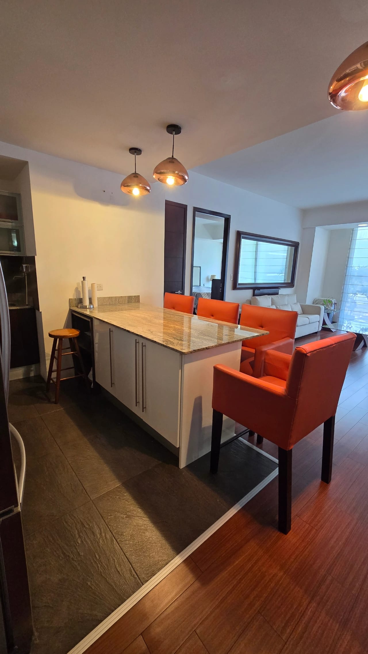 Precioso apartamento amueblado en alquiler Dos dormitorios — Apartamento en Alquiler en 19-10, Zona 10, Guatemala, Ciudad — foto 2 de 6