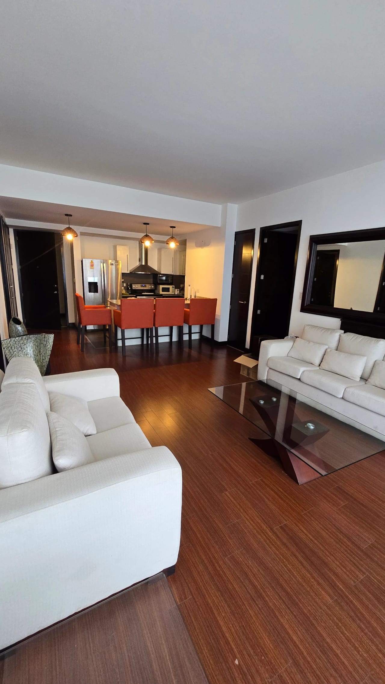Precioso apartamento amueblado en alquiler Dos dormitorios — Apartamento en Alquiler en 19-10, Zona 10, Guatemala, Ciudad — foto 1 de 6
