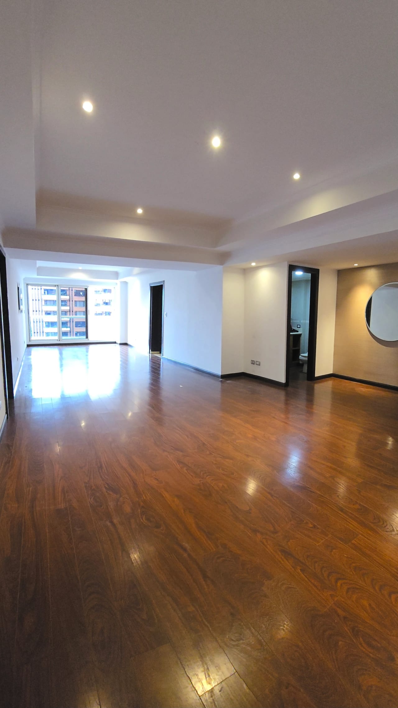 Amplio apartamento en alquiler en zona 14 ! — Apartamento en Alquiler en Dalí, Zona 14, Guatemala, Ciudad — foto 9 de 17