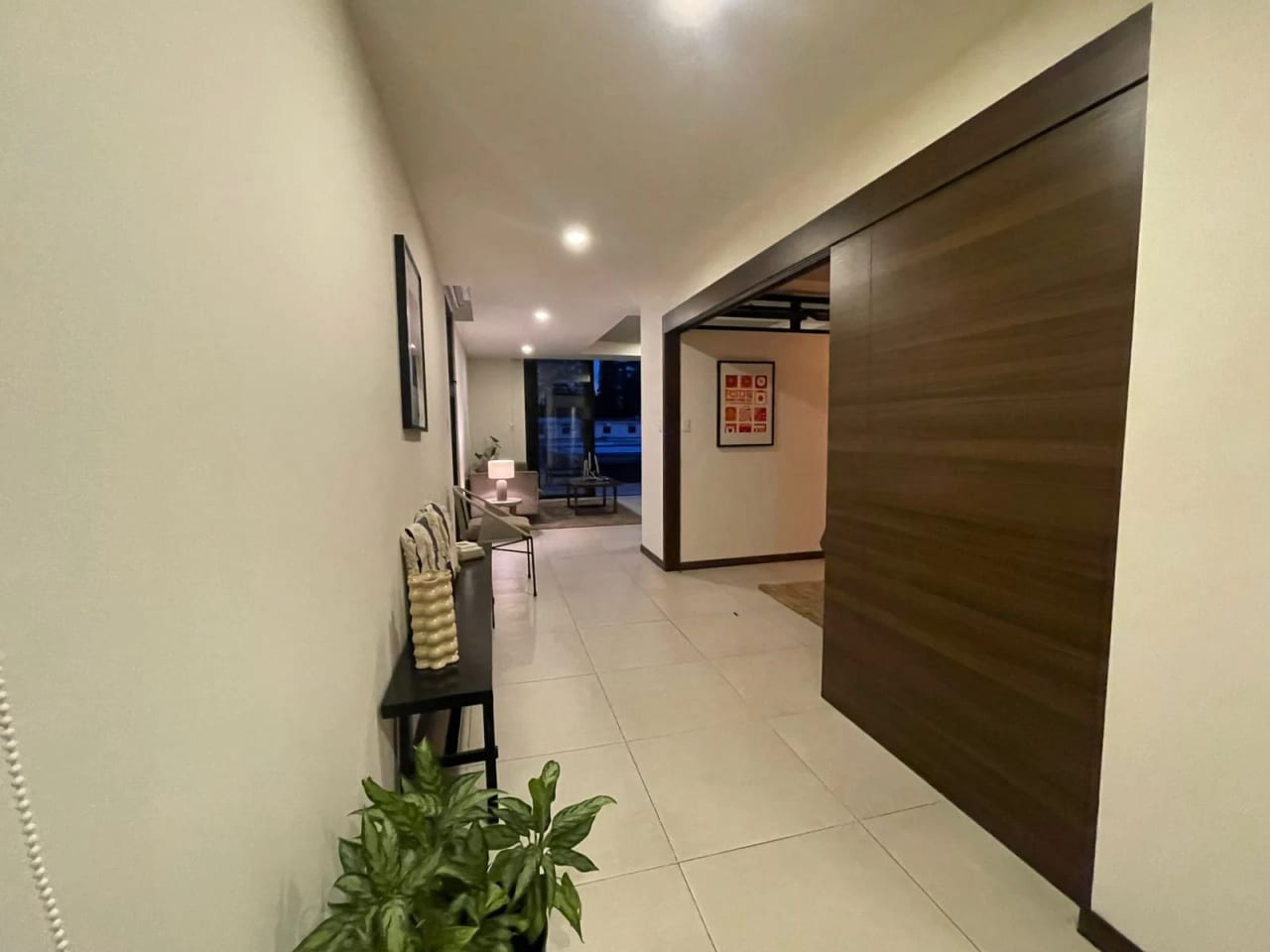 Apartamento Amueblado en Renta Zona 10 cod.CA36524 — Apartamento en Alquiler en Zona 10, Guatemala, Ciudad — foto 4 de 9