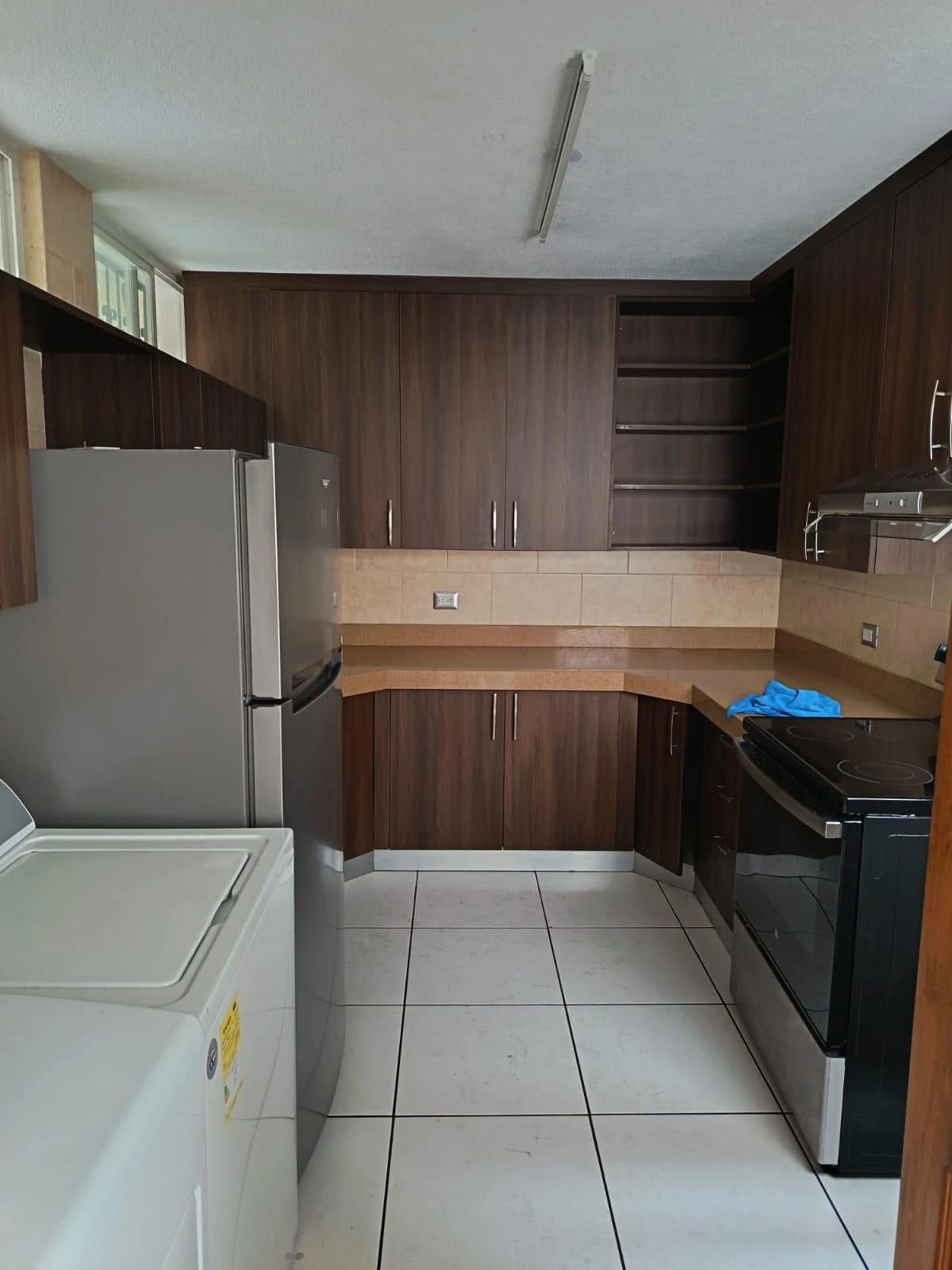 Casa en Renta Zona 10 COD.CC36546 — Casa en Alquiler en Zona 10, Guatemala, Ciudad — foto 4 de 15