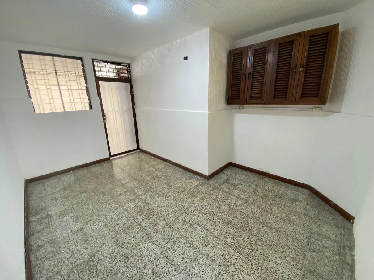 Casa para Oficina en Renta Zona 10 cod.CC36699 — Casa en Alquiler en Zona 10, Guatemala, Ciudad — foto 5 de 8
