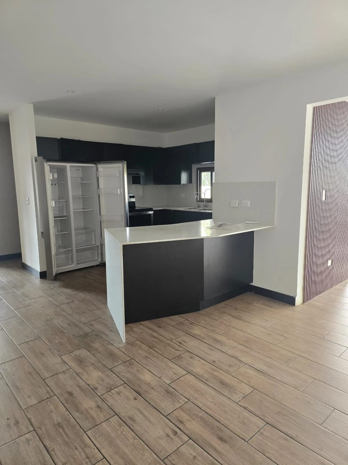 Apartamento en Renta Zona 10 COD. CA36861 — Apartamento en Alquiler en Zona 10, Guatemala, Ciudad — foto 6 de 8