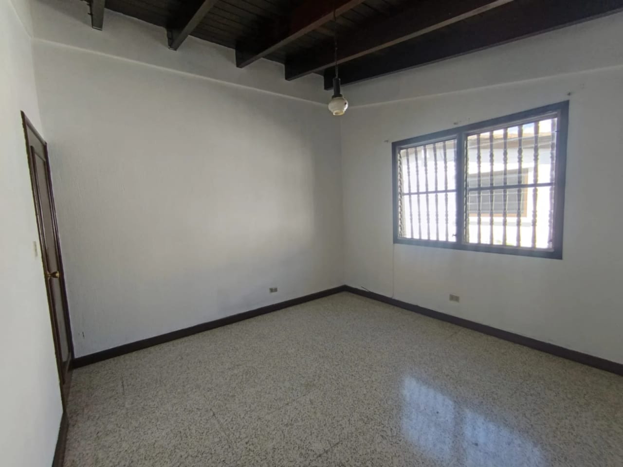 Casa en Renta Zona 10 codigo.CC36931 — Casa en Alquiler en Zona 10, Guatemala, Ciudad — foto 16 de 17