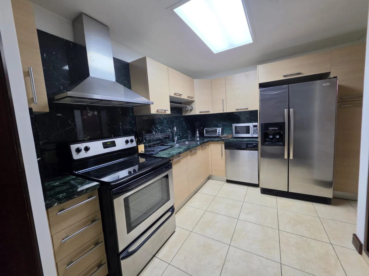 Apartamento Amueblado en Renta Zona 10 codigo.CA36948 — Apartamento en Alquiler en Zona 10, Guatemala, Ciudad — foto 3 de 15