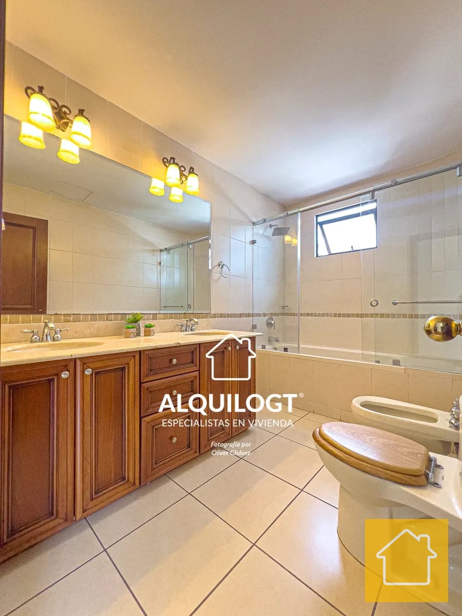 Apartamento Amueblado Cerca de los Próceres y Diagonal 6 — Apartamento en Alquiler en Altos de Santa Clara, Zona 10, Guatemala, Ciudad — foto 12 de 17