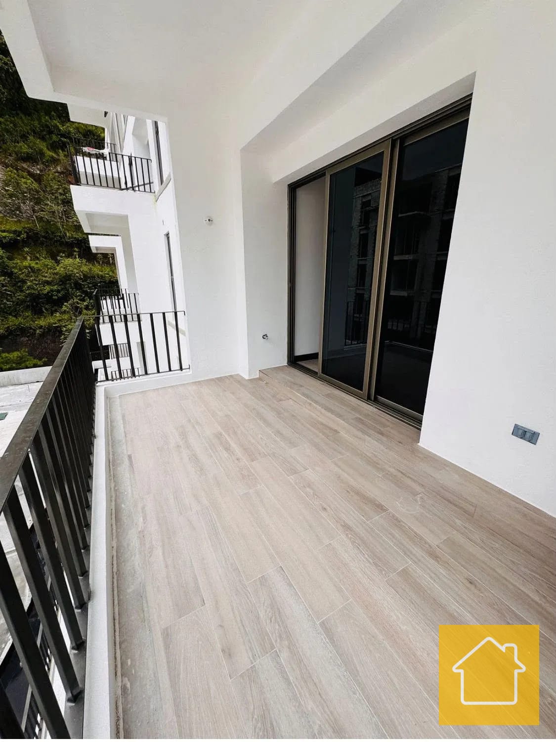Amplio y Céntrico Apartamento en Zona 13 con Balcón Iridia — Apartamento en Alquiler en Elgin, Zona 13, Guatemala, Ciudad — foto 2 de 17