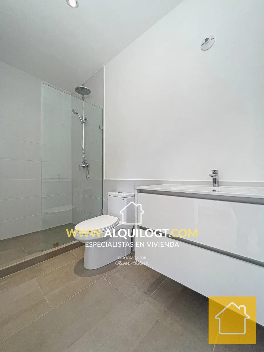 Preciosa Casa en Cañadas de Elgin Zona 13 de 3 Hab — Casa en Alquiler en Elgin, Zona 13, Guatemala, Ciudad — foto 9 de 15