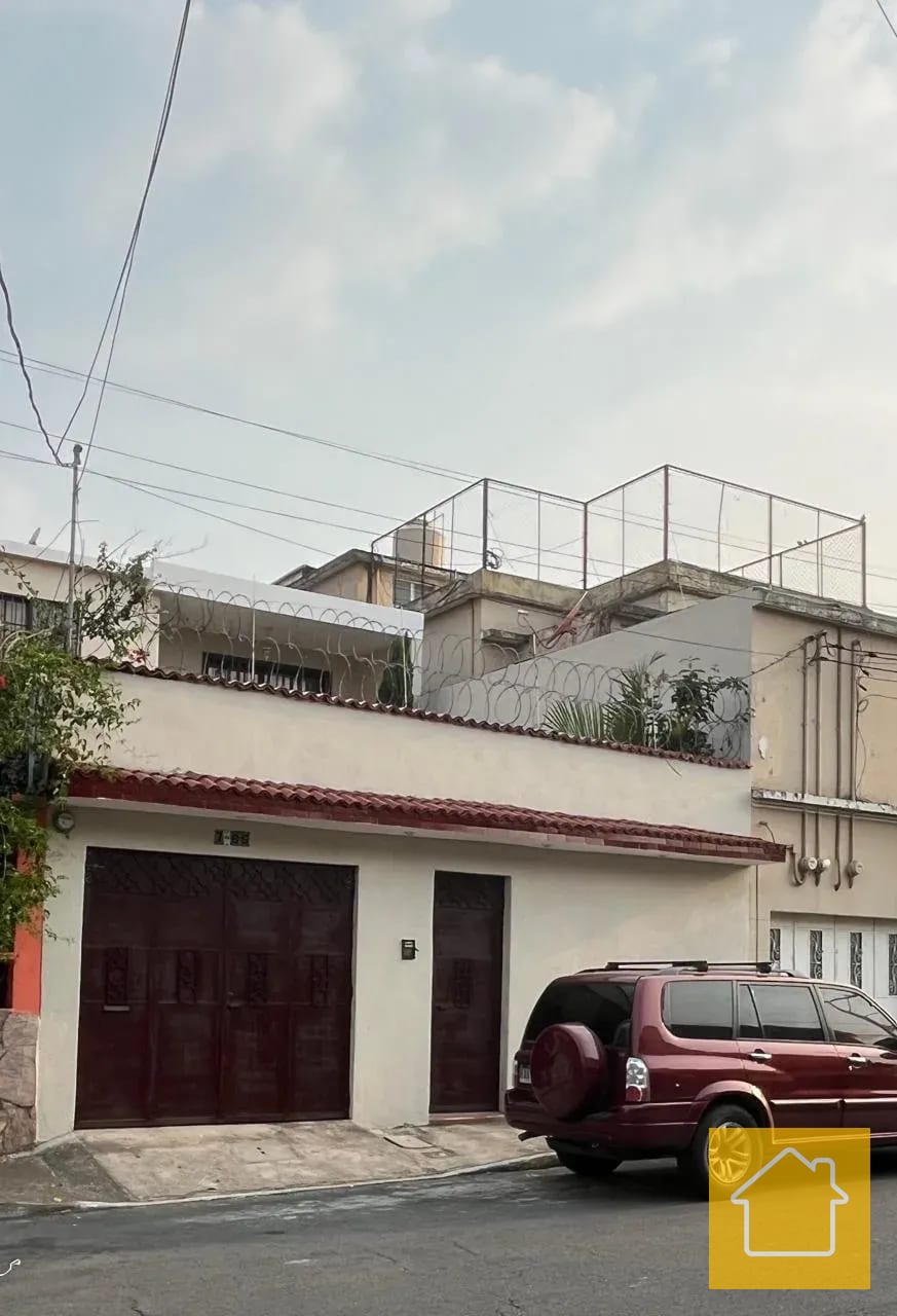 Amplia Casa por Centro Comercial Martí 7 Zona 2 — Casa en Alquiler en Ciudad Nueva, Zona 2, Guatemala, Ciudad — foto 3 de 17