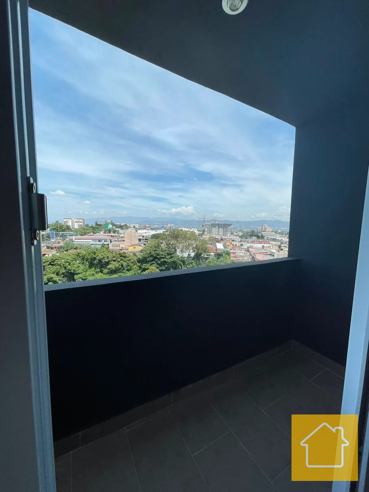Apartamento Céntrico en Mixco Edificio Akari para Renta Inmediata — Apartamento en Alquiler en Akari, Zona 2 Mixco, Guatemala, Ciudad — foto 15 de 16