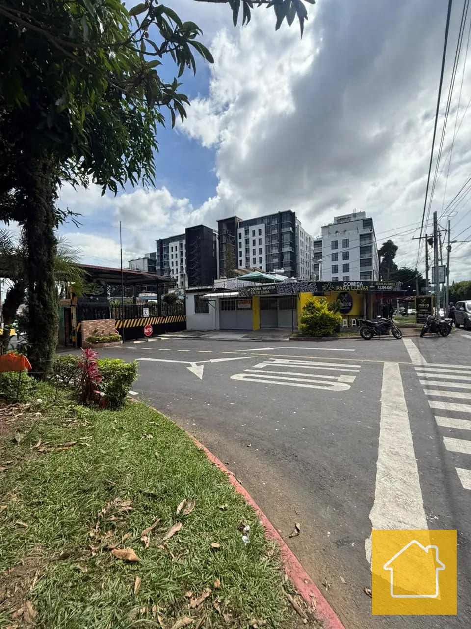 Linda Casa en Loma Linda Zona 11 por Prociegos Alquilogt — Casa en Alquiler en Villa Mariscal, Zona 11, Guatemala, Ciudad — foto 2 de 17