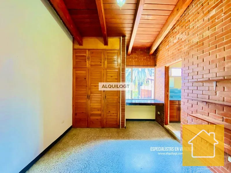Amplia Casa San Nicolás (cerca de la Despensa Familiar) Mixco — Casa en Alquiler en Bosques de San Nicolás, Zona 4 Mixco, Guatemala, Ciudad — foto 13 de 17