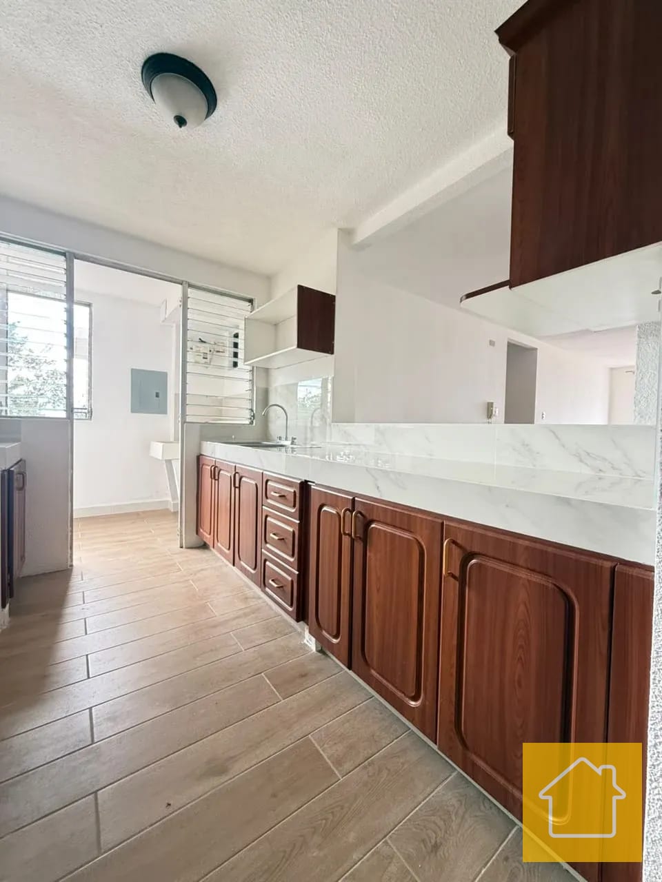 Amplio Apartamento en Balcones de las Charcas Remodelado AGT2996 — Apartamento en Alquiler en Balcones de Las Charcas, Zona 11, Guatemala, Ciudad — foto 1 de 17