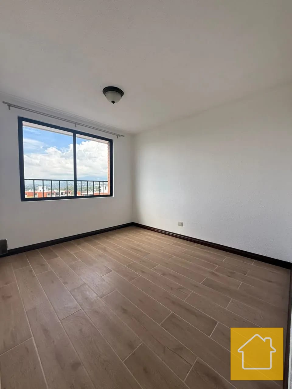 Amplio Apartamento en Balcones de las Charcas Remodelado AGT2996 — Apartamento en Alquiler en Balcones de Las Charcas, Zona 11, Guatemala, Ciudad — foto 5 de 17