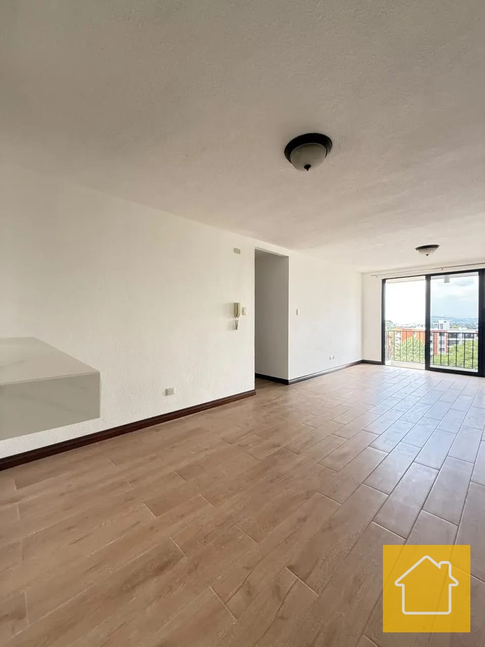 Amplio Apartamento en Balcones de las Charcas Remodelado AGT2996 — Apartamento en Alquiler en Balcones de Las Charcas, Zona 11, Guatemala, Ciudad — foto 9 de 17