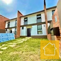 Casa en Renta Senderos del Comendador Ciudad Vieja AGT3028 — Casa en Alquiler en Cortijo de Las Flores, Ciudad Vieja, Sacatepéquez — foto 1 de 8