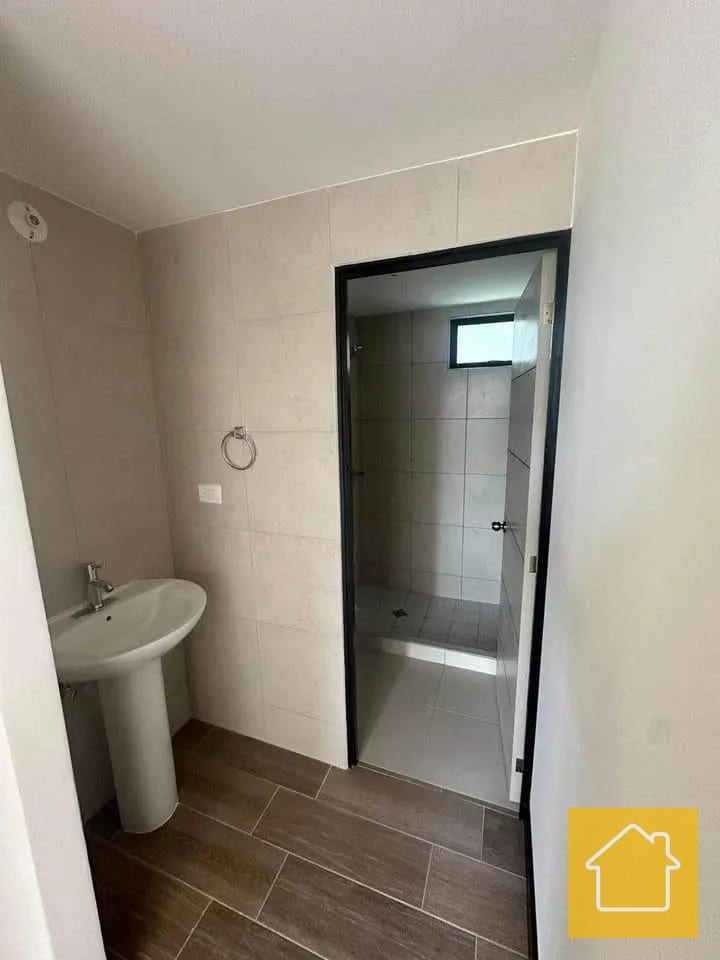 Apto Disponible en Cañadas del Choachorral 3 Hab — Apartamento en Alquiler en El Campestre, San Lucas Sacatepéquez, Sacatepéquez — foto 3 de 9