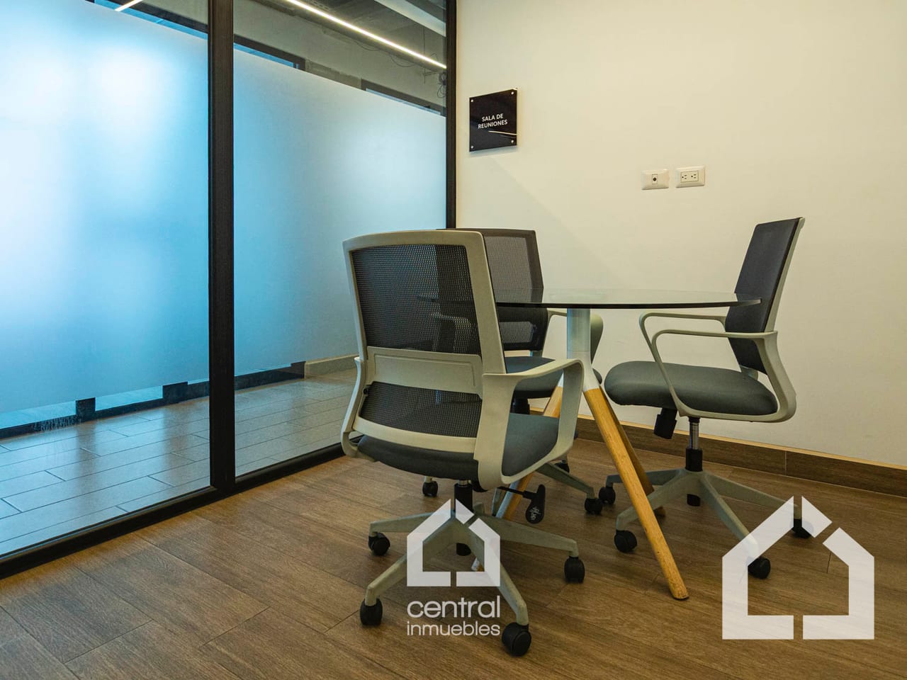 Oficina en venta para estrenar en Granat, zona 4 — Oficina en Alquiler en Granat, Zona 4, Guatemala, Ciudad — foto 10 de 12