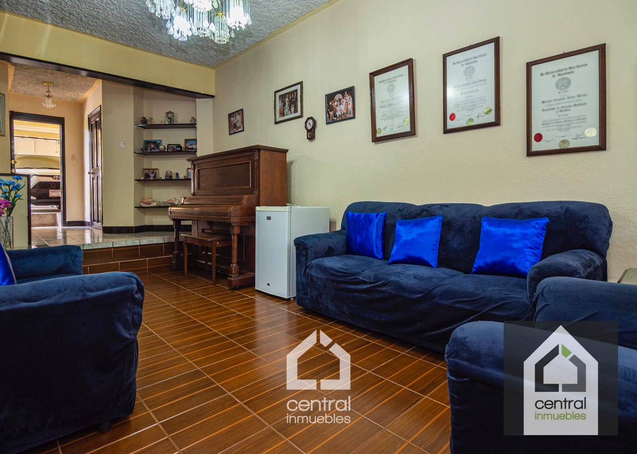 Casa de 5 habitaciones en Pinares de San Cristóbal, Mixco — Casa en Venta en Pinares de San Cristobal, Zona 8 Mixco, Guatemala, Ciudad — foto 2 de 17