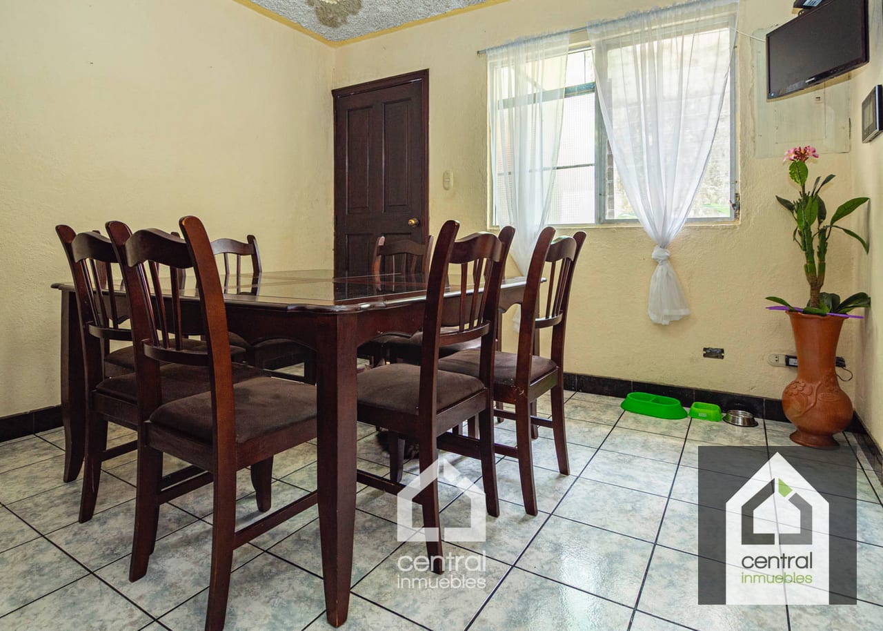 Casa de 5 habitaciones en Pinares de San Cristóbal, Mixco — Casa en Venta en Pinares de San Cristobal, Zona 8 Mixco, Guatemala, Ciudad — foto 3 de 17