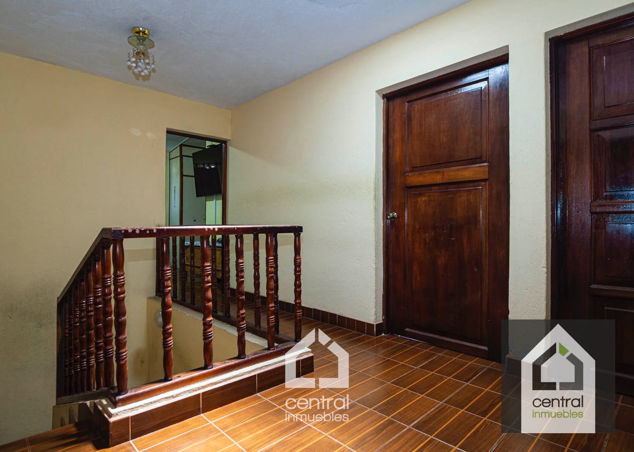 Casa de 5 habitaciones en Pinares de San Cristóbal, Mixco — Casa en Venta en Pinares de San Cristobal, Zona 8 Mixco, Guatemala, Ciudad — foto 9 de 17