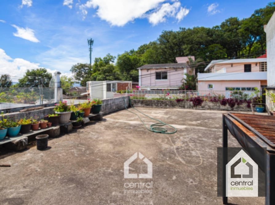 Casa de 5 habitaciones en Pinares de San Cristóbal, Mixco — Casa en Venta en Pinares de San Cristobal, Zona 8 Mixco, Guatemala, Ciudad — foto 16 de 17