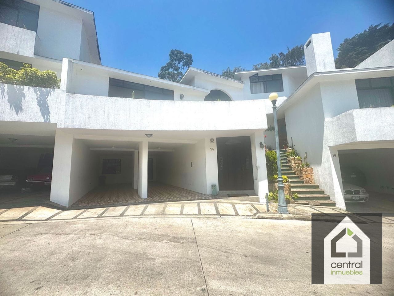 Casa en venta Colonia Sta, Rosalía, Condominio La Laguna (copia) — Casa en Alquiler en Santa Catarina Pinula, Guatemala, Ciudad — foto 1 de 17