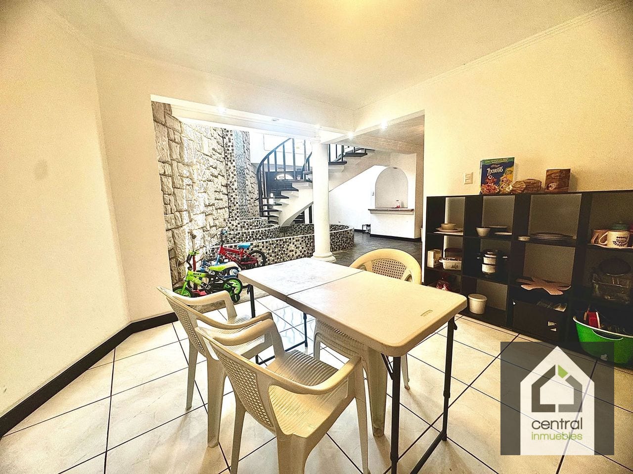 Casa en venta Colonia Sta, Rosalía, Condominio La Laguna (copia) — Casa en Alquiler en Santa Catarina Pinula, Guatemala, Ciudad — foto 3 de 17