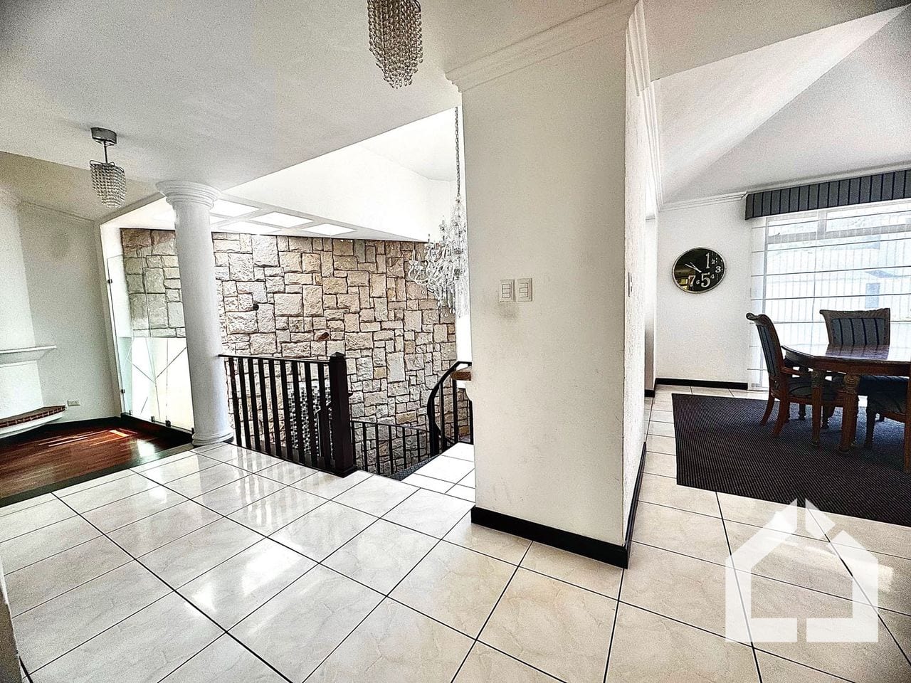 Casa en venta Colonia Sta, Rosalía, Condominio La Laguna — Casa en Venta en Santa Catarina Pinula, Guatemala, Ciudad — foto 4 de 17