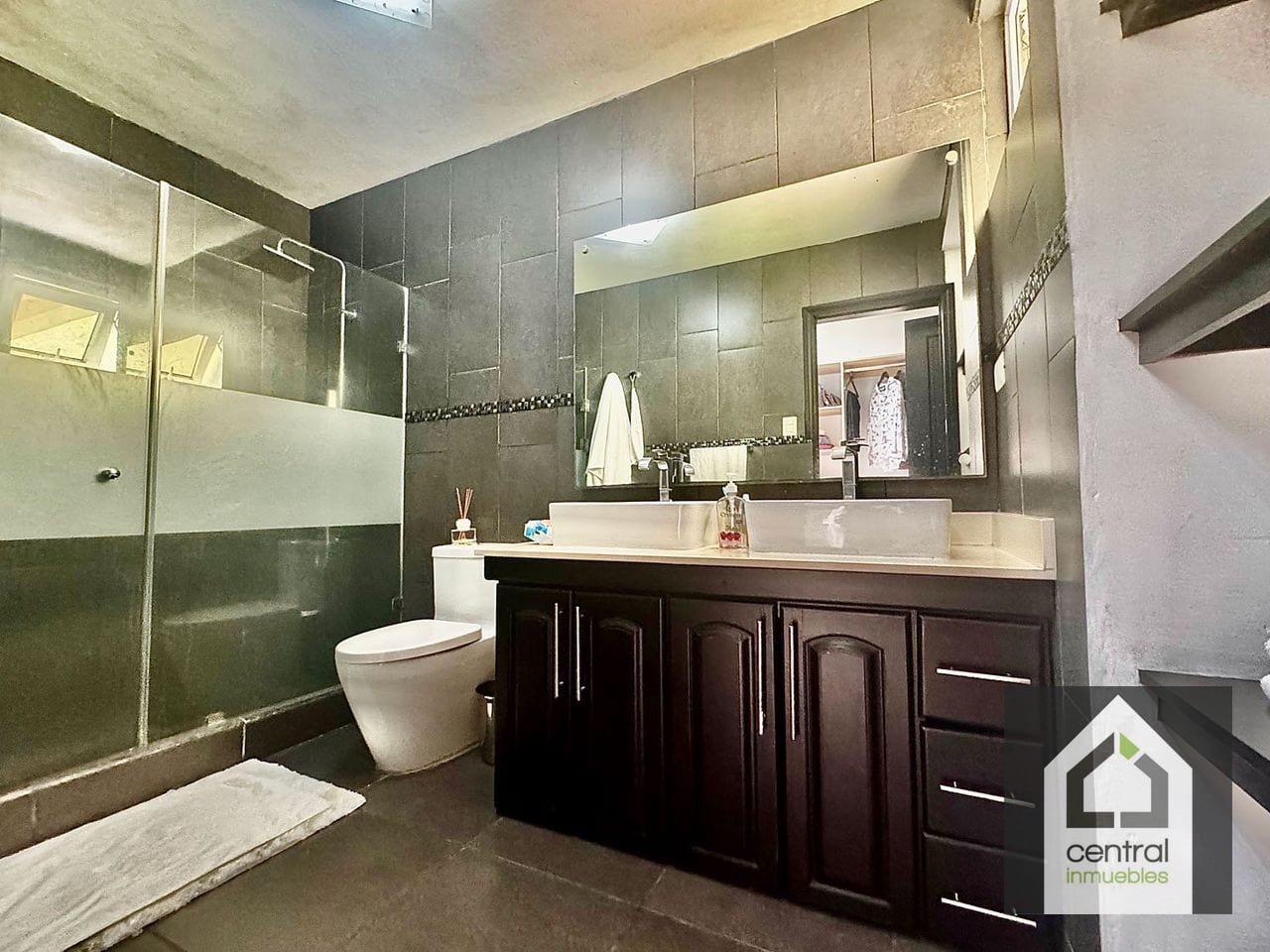 Casa en venta Colonia Sta, Rosalía, Condominio La Laguna (copia) — Casa en Alquiler en Santa Catarina Pinula, Guatemala, Ciudad — foto 12 de 17