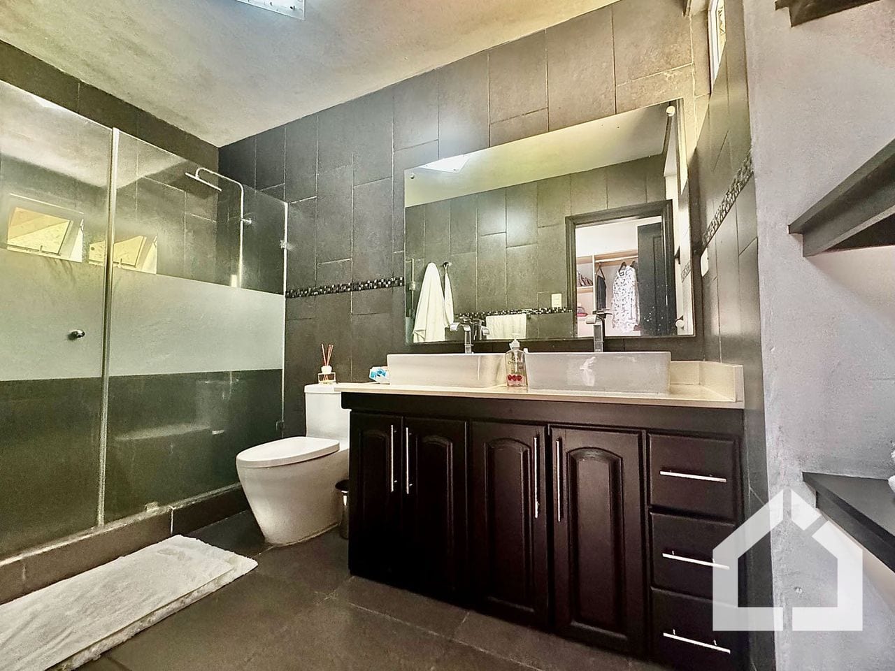 Casa en venta Colonia Sta, Rosalía, Condominio La Laguna — Casa en Venta en Santa Catarina Pinula, Guatemala, Ciudad — foto 12 de 17