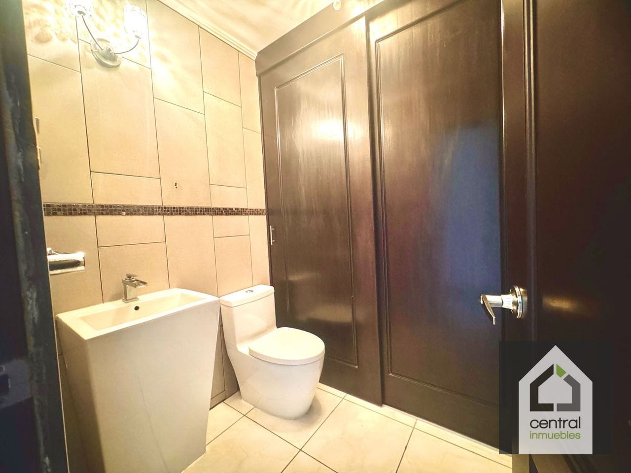 Casa en venta Colonia Sta, Rosalía, Condominio La Laguna (copia) — Casa en Alquiler en Santa Catarina Pinula, Guatemala, Ciudad — foto 17 de 17