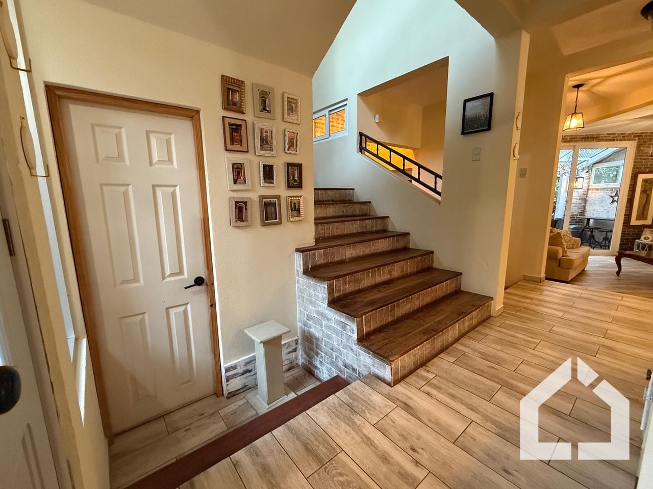 Casa en venta en zona 2, El Zapote. - Image 3