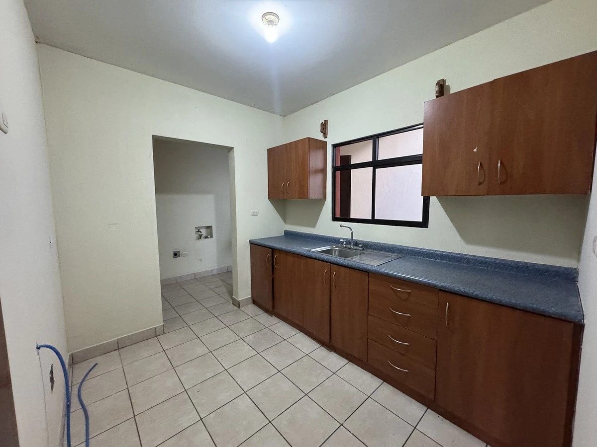 Casa en VENTA en Colinas del Prado, San José Pinula - Image 4