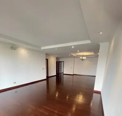 Apartamento en Renta Tadeus – Zona 14 - Image 1