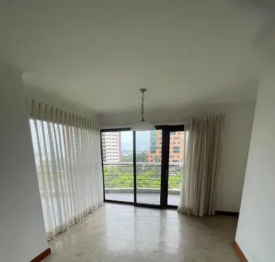 Apartamento en Renta Tadeus – Zona 14 - Image 3