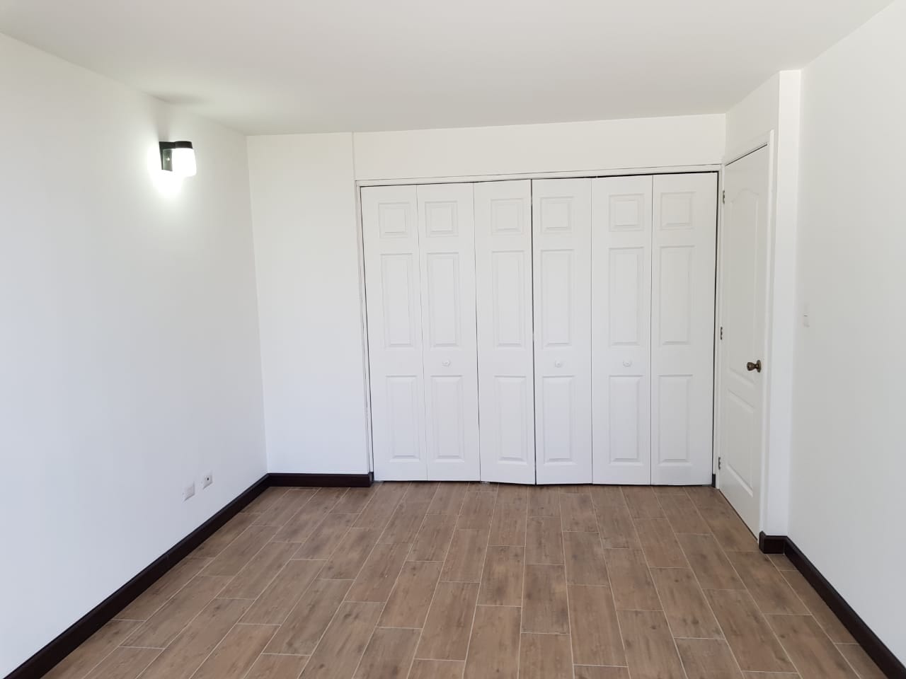 Apartamento en Renta – Edificio Santorini, Zona 14 — Apartamento en Alquiler en Santorini, Zona 14, Guatemala, Ciudad — foto 4 de 10