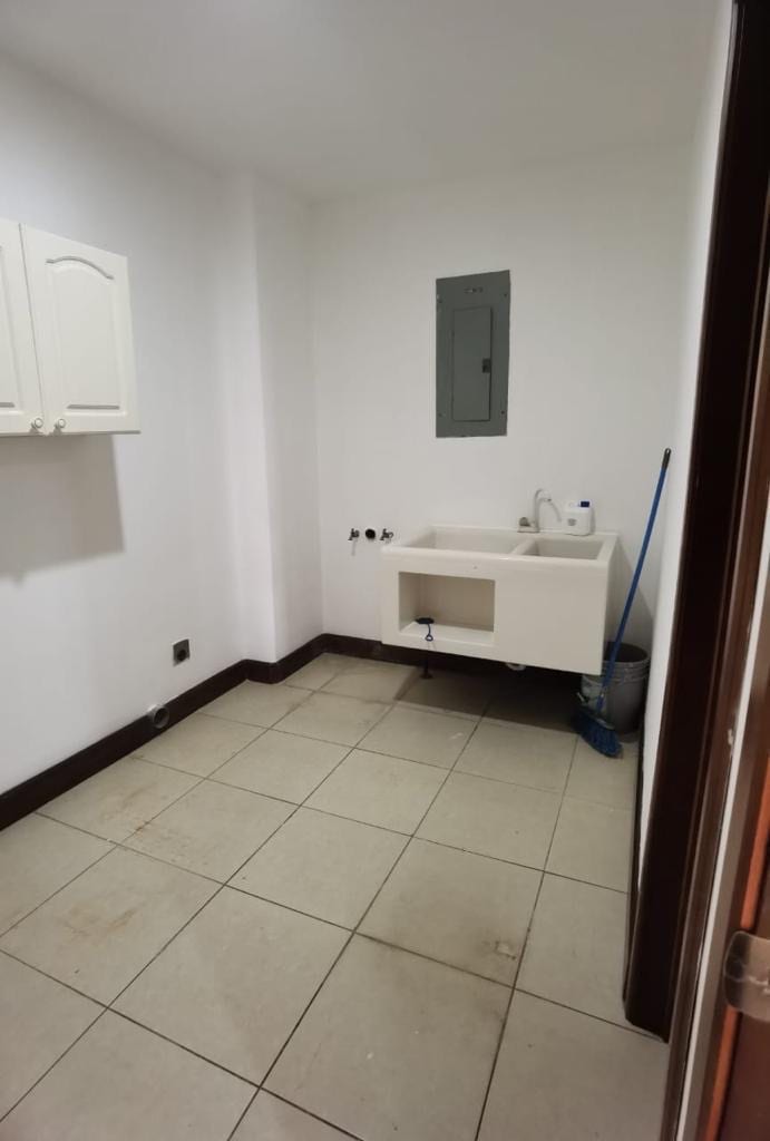 Amplio Apartamento en Renta – Torre Oakland 1 — Apartamento en Alquiler en Oakland I, Zona 10, Guatemala, Ciudad — foto 4 de 17