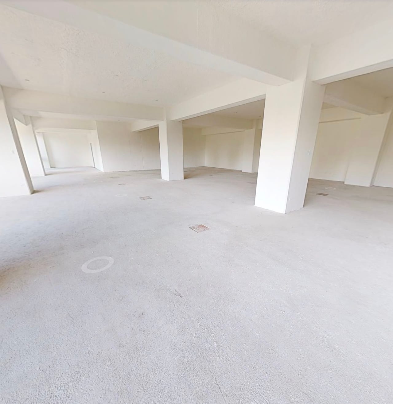 Oficina de 377 m² en Zona 10 — Oficina en Alquiler en Zona 10, Guatemala, Ciudad — foto 1 de 11