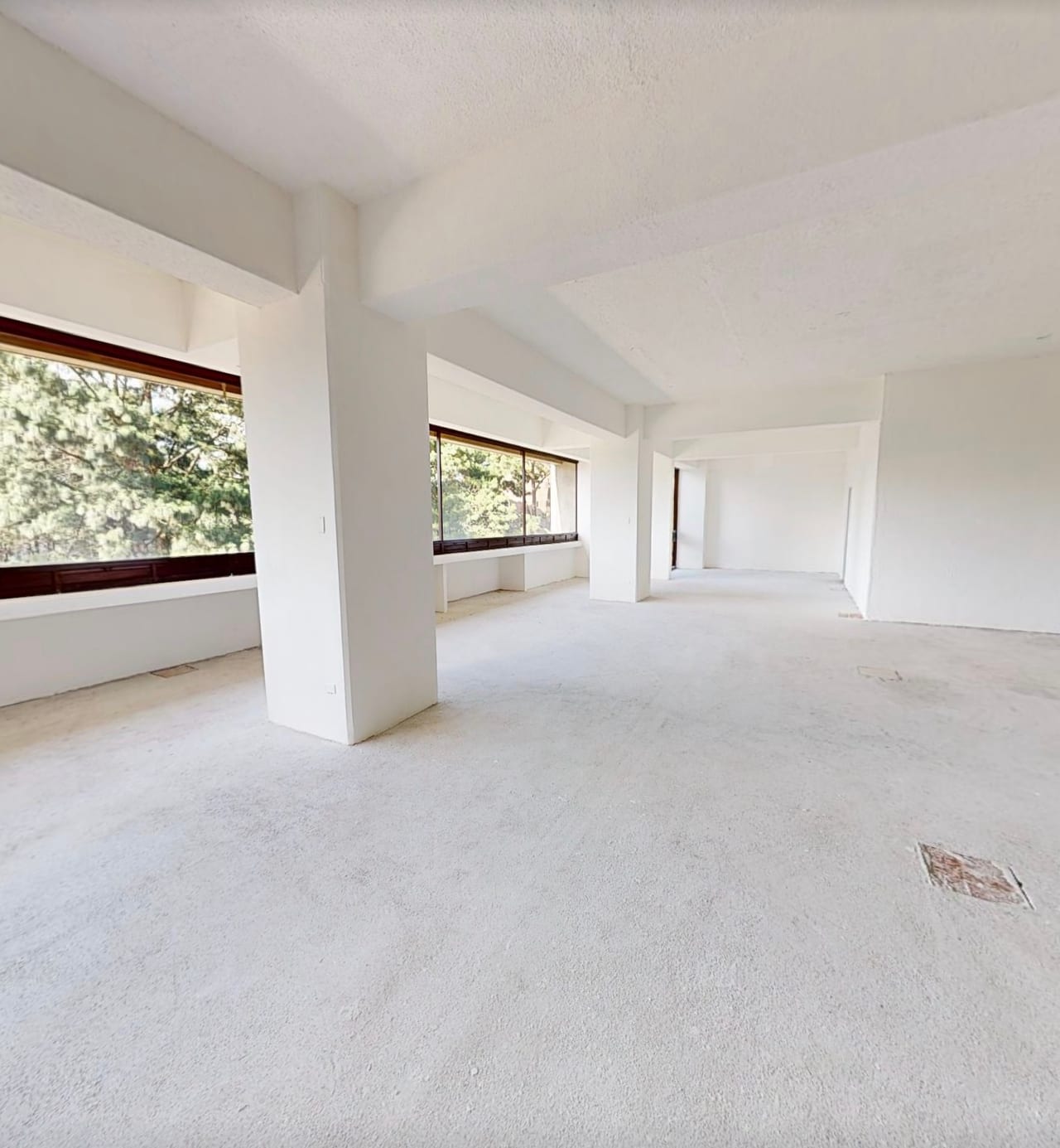 Oficina de 377 m² en Zona 10 — Oficina en Alquiler en Zona 10, Guatemala, Ciudad — foto 2 de 11