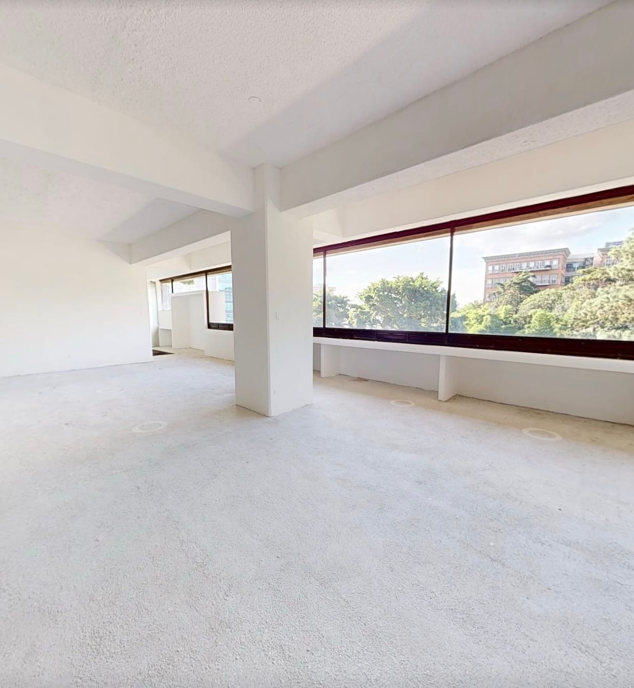 Oficina de 377 m² en Zona 10 — Oficina en Alquiler en Zona 10, Guatemala, Ciudad — foto 3 de 11