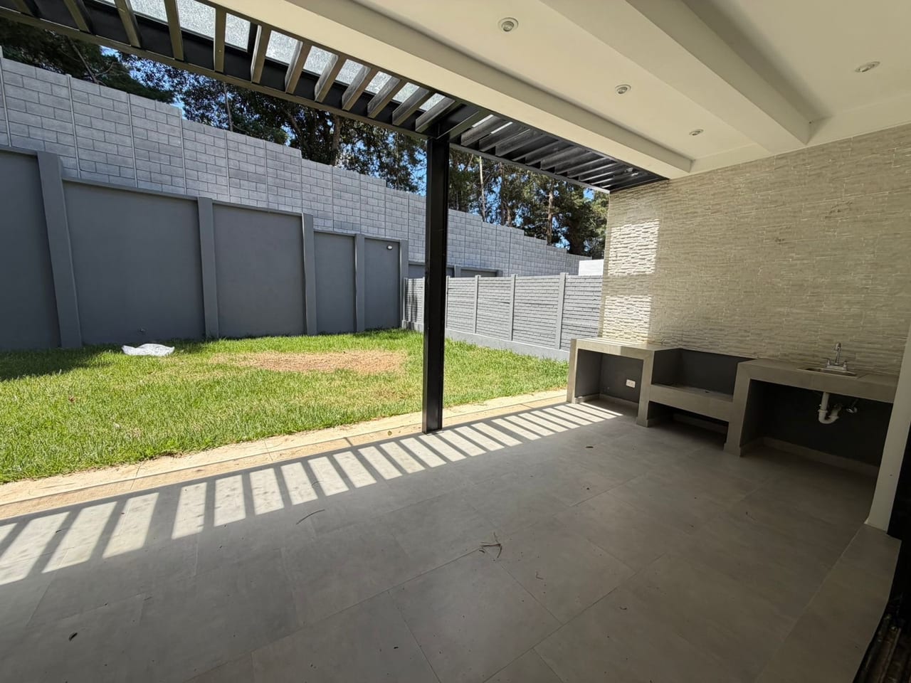 Casa en Venta | la Reserva, Santa Rosalía – KM 12 CES — Casa en Venta en Santa Rosalia La Laguna, Carretera a El Salvador, Guatemala, Ciudad — foto 4 de 16
