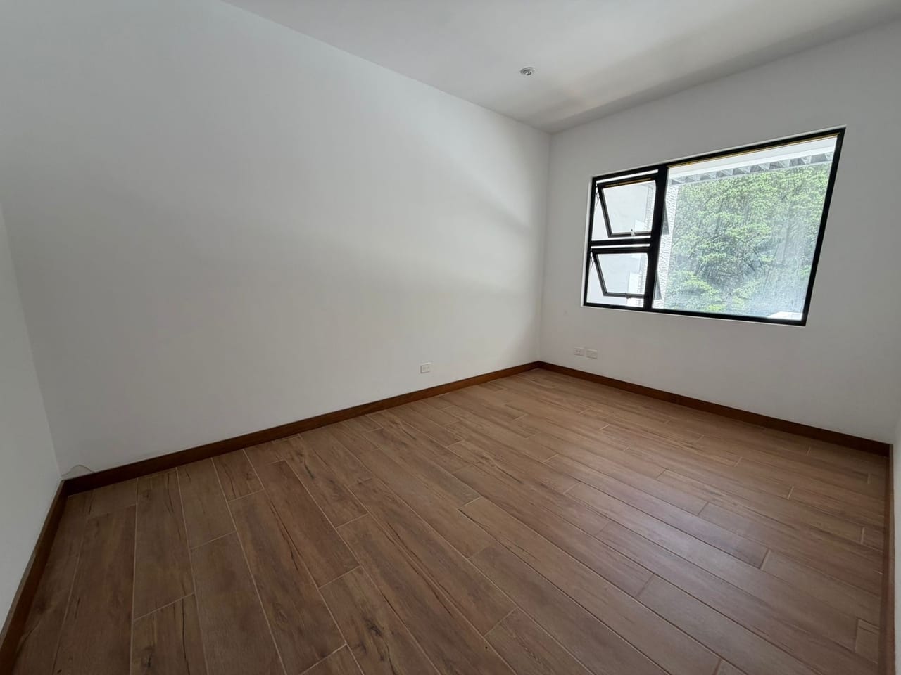 Casa en Venta | la Reserva, Santa Rosalía – KM 12 CES — Casa en Venta en Santa Rosalia La Laguna, Carretera a El Salvador, Guatemala, Ciudad — foto 8 de 16