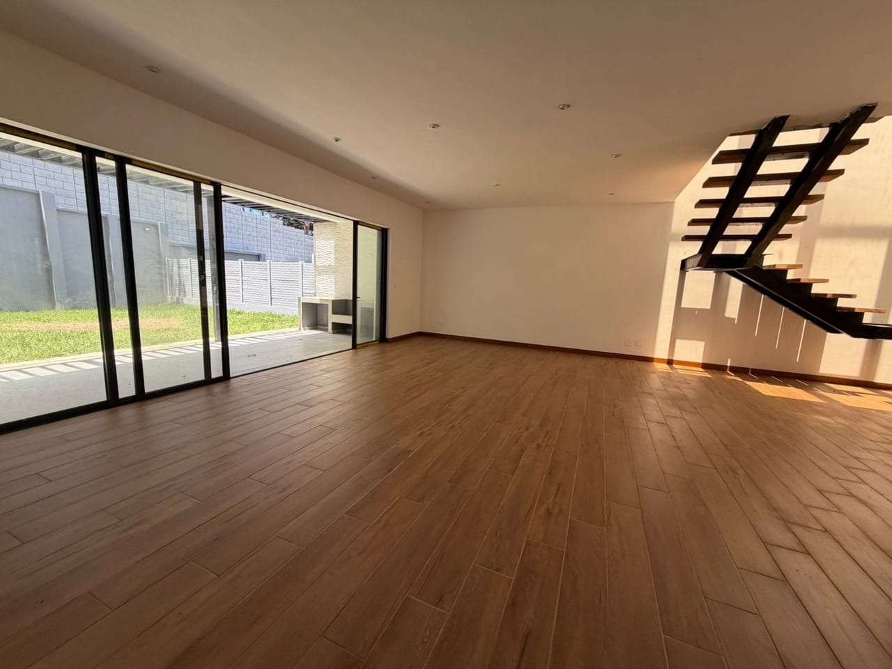 Casa en Venta | la Reserva, Santa Rosalía – KM 12 CES — Casa en Venta en Santa Rosalia La Laguna, Carretera a El Salvador, Guatemala, Ciudad — foto 13 de 16