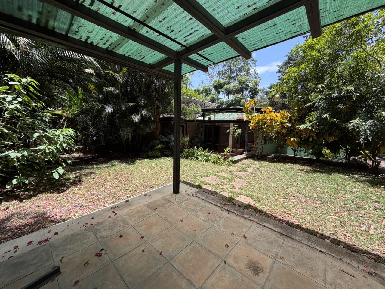 Casa en Renta de un un nivel - Zona 16 — Casa en Alquiler en Zona 16, Guatemala, Ciudad — foto 2 de 17